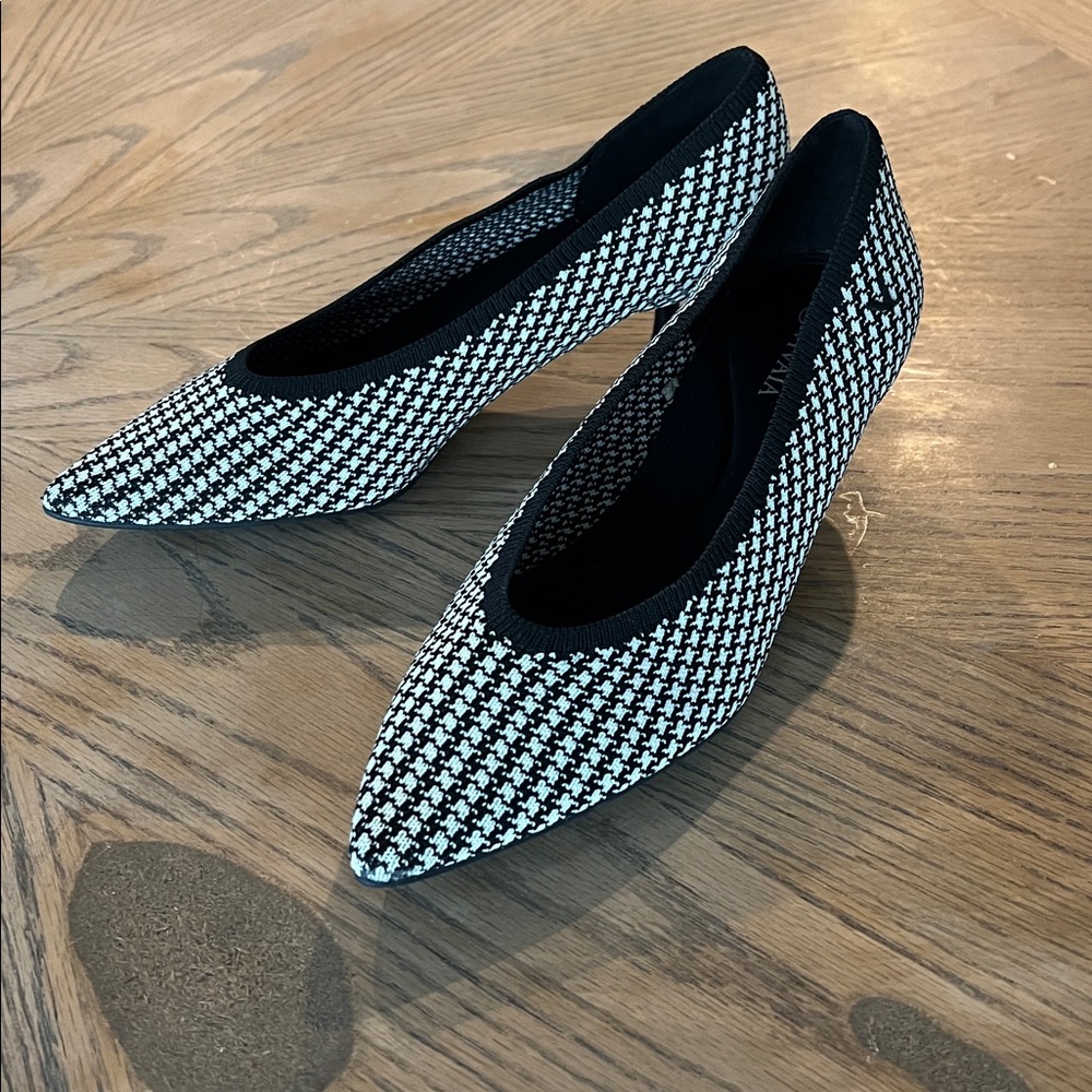 Vivaia Stella Black Houndstooth Kitten Heel Size 5.5/6 - Picture 7 of 9